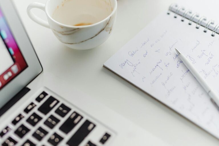 Simple Routines to Start and End Your Workday Calmly and Productively